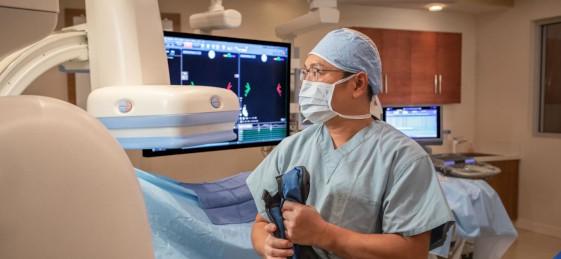 Deux électrophysiologistes discutent du traitement de la fibrillation auriculaire (FA), du flutter auriculaire, de la tachycardie et d'autres arythmies